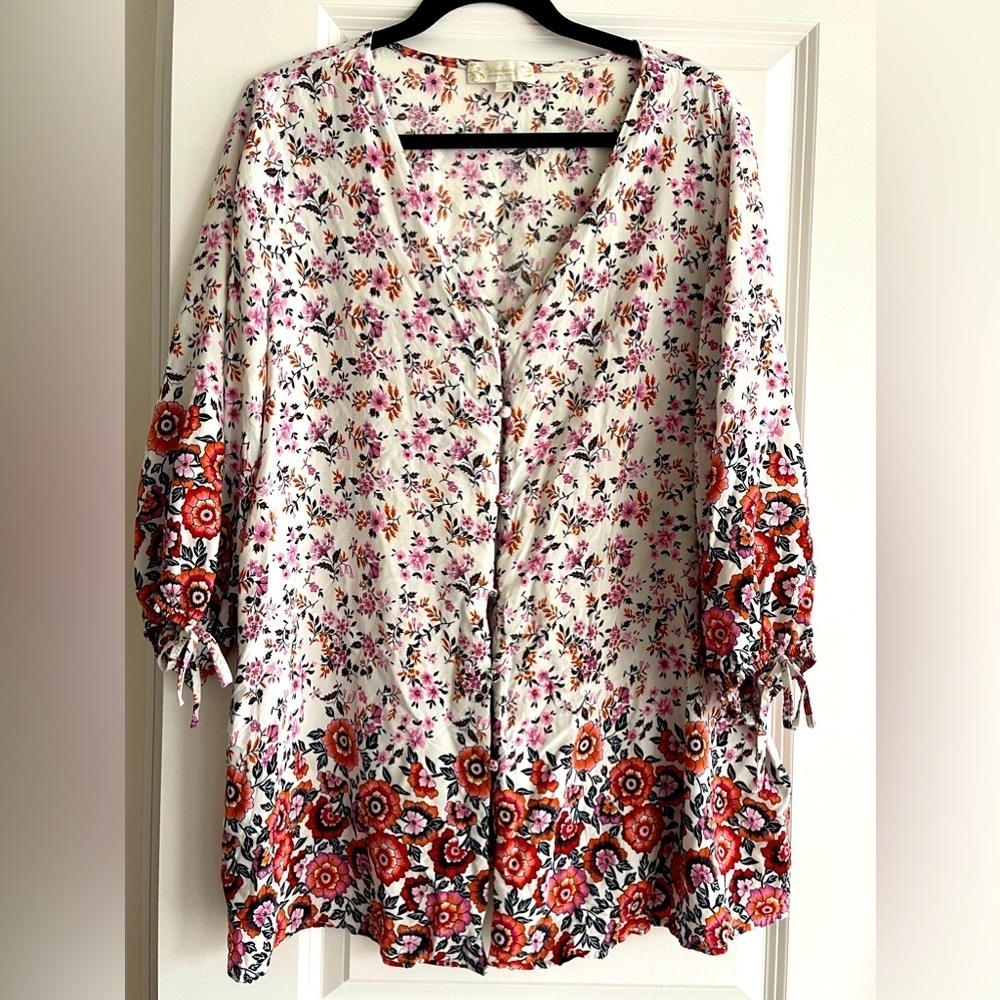 Suzanne Betro Weekend like new blouse, never worn 100% rayon